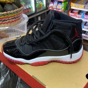 Jordans 11 retro bred